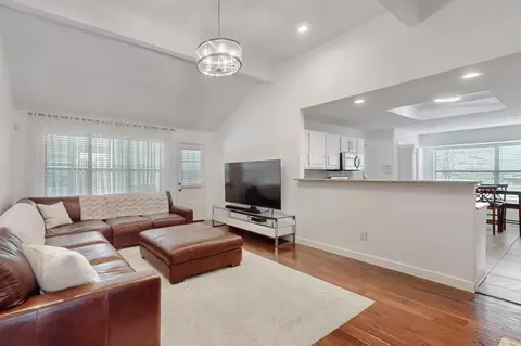 4443 Cinnabar Dr, Dallas, TX 75227