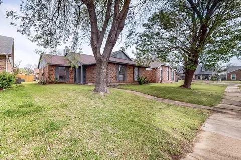 9315 Dumfries Dr, Dallas, TX 75227