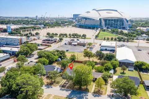 833 Roosevelt St, Arlington, TX 76011