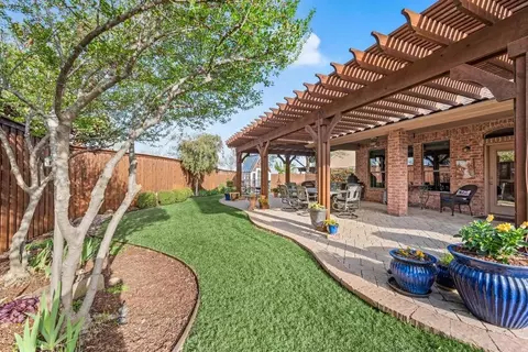 12829 Saratoga Springs Cir, Fort Worth, TX 76244