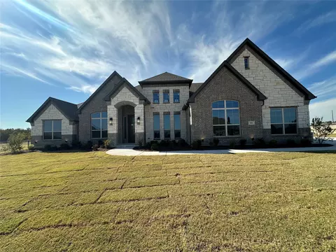 116 Blackstar Ln, Decatur, TX 76234