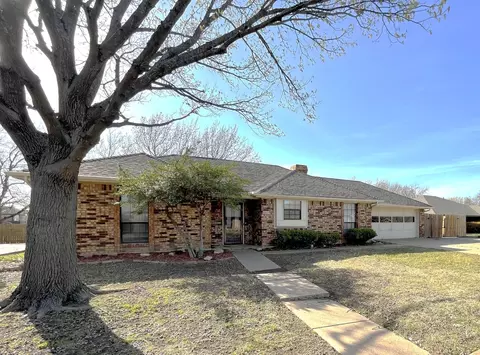 6811 Abilene Dr, Sachse, TX 75048