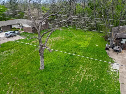 1707 Enchanted Ln, Lancaster, TX 75146 photo 5
