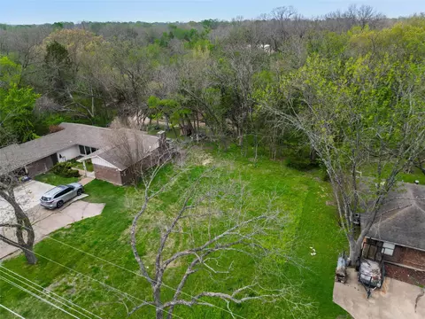 1707 Enchanted Ln, Lancaster, TX 75146 photo 4