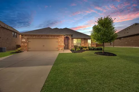 442 Canterbury Dr, Midlothian, TX 76065