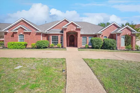 4128 Las Brisas Dr, Irving, TX 75038