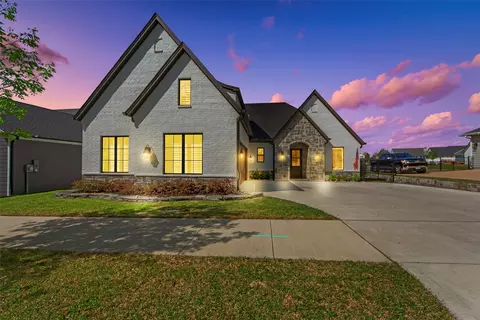 808 Park Place Blvd, Rockwall, TX 75087