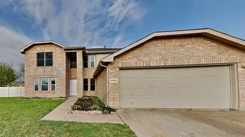 6800 Lake Jackson Dr, Arlington, TX 76002
