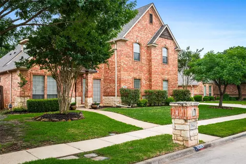 7816 Shady Oaks Dr, North Richland Hills, TX 76182