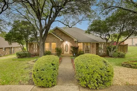 837 Robin Meadow Dr, Desoto, TX 75115