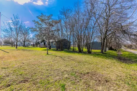 Exterior - 101 Wright St, Barry, TX 75102 photo 3 of 3