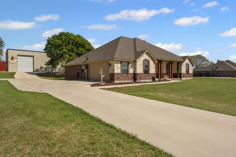 108 Cruise Town Dr, Boyd, TX 76023