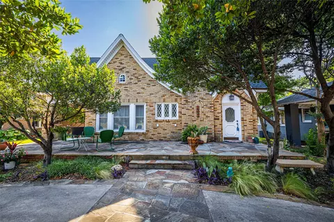 1936 Forest Park Blvd, Fort Worth, TX 76110