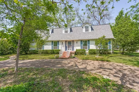 1050 Forest Grove Dr, Dallas, TX 75218