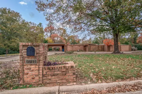 2711 Arlington Dr, Marshall, TX 75672