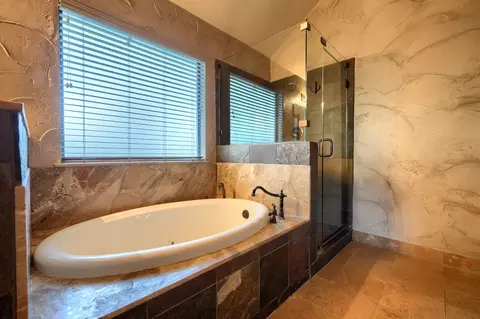 Bath - 8418 Bridgewater Dr, Rowlett, TX 75088 photo 3 of 4
