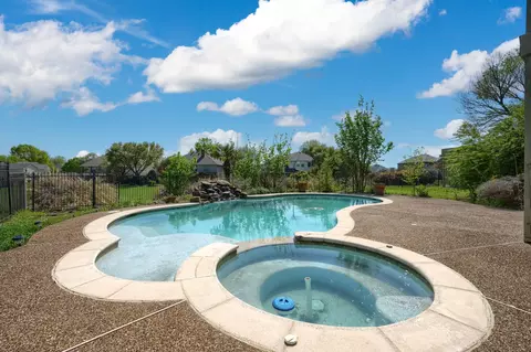 Exterior - 8418 Bridgewater Dr, Rowlett, TX 75088 photo 7 of 8