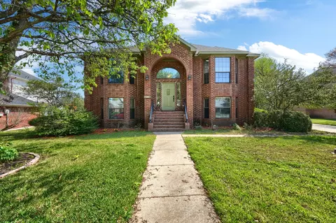 Exterior - 8418 Bridgewater Dr, Rowlett, TX 75088 photo 2 of 8