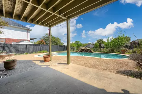 Exterior - 8418 Bridgewater Dr, Rowlett, TX 75088 photo 4 of 8