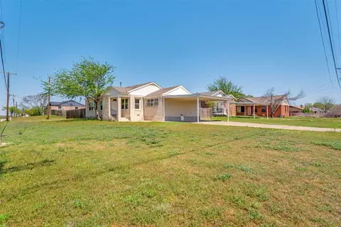 1236 Cherokee St, Weatherford, TX 76086