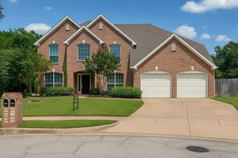 3205 Summit Ct, Grapevine, TX 76051
