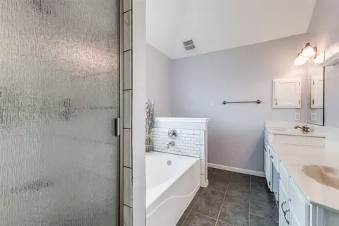 Bath - 6606 Buckeye Dr, Rowlett, TX 75089 photo 1 of 3
