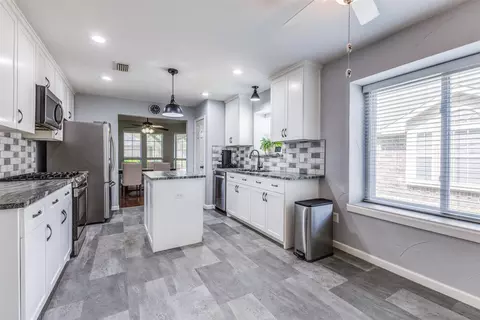Kitchen - 6606 Buckeye Dr, Rowlett, TX 75089 photo 3 of 4
