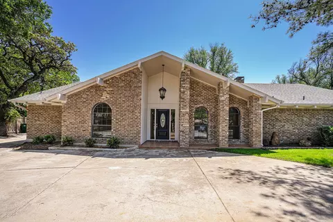 713 Havenwood Ln S, Fort Worth, TX 76112
