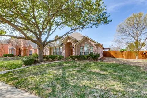 5711 Kensington Dr, Richardson, TX 75082