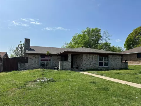 2712 Meadow Harvest Ln, Dallas, TX 75237