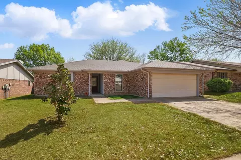8024 Meadowbrook Dr, Watauga, TX 76148