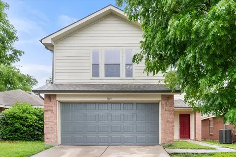 7013 Brookglen Ln, Fort Worth, TX 76179