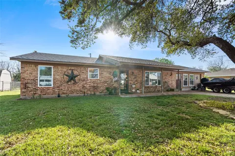 514 S Llano St, Whitney, TX 76692
