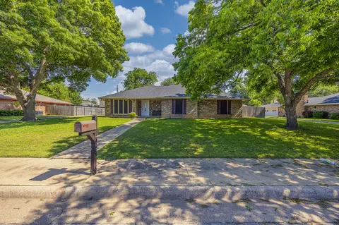 703 Athenia Way, Duncanville, TX 75137