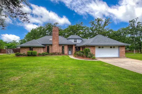 107 Briarwood St, Sulphur Springs, TX 75482