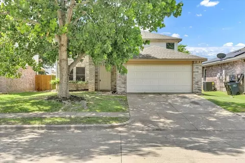 4241 Meadowknoll Dr, Fort Worth, TX 76123