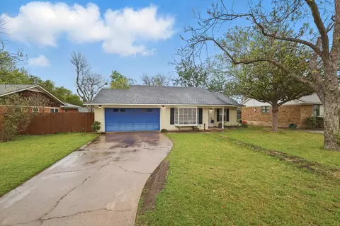 722 Devonshire Dr, Richardson, TX 75080
