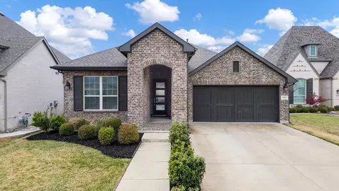 Exterior - 1601 Moss Trail Ct, Argyle, TX 76226 photo 2 of 6