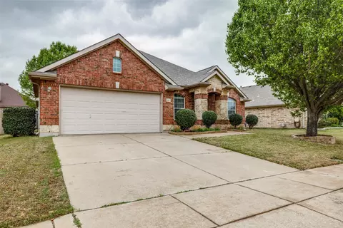 9212 Water Oak Dr, Arlington, TX 76002