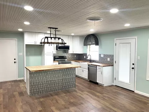 709 E Ham Ave, De Leon, TX 76444 photo 4