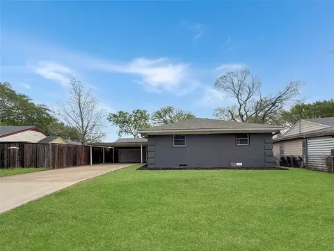 1717 Globe Ave, Blue Mound, TX 76131