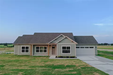 1300 Cottonwood Trl, Poolville, TX 76487