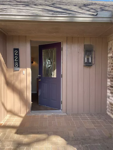 228 Scenic Dr, Highland Village, TX 75077
