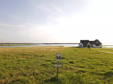 405 Sailview Ct, Honey Grove, TX 75446