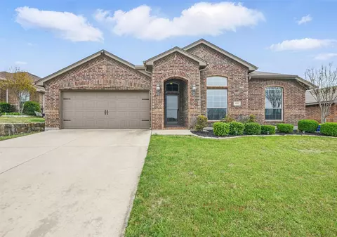 9225 Diane Dr, White Settlement, TX 76108