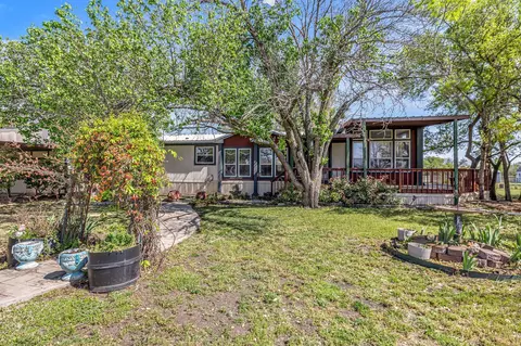 605 Skyview Ct, Azle, TX 76020