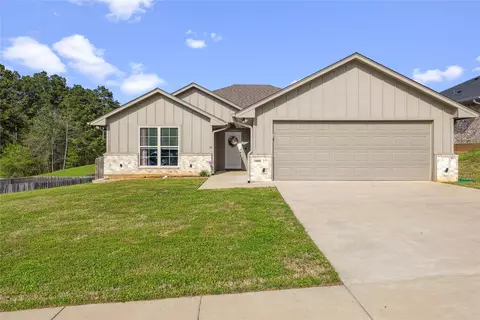 19889 Meadow West Ln, Flint, TX 75762