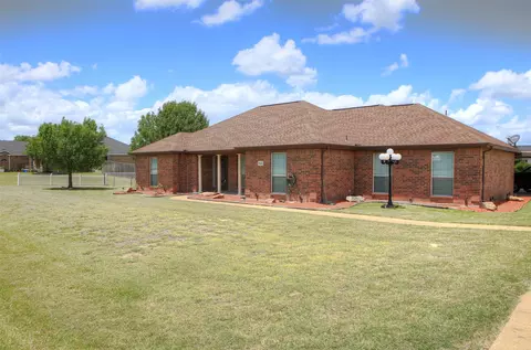 8651 Mattie Ln, Waxahachie, TX 75167