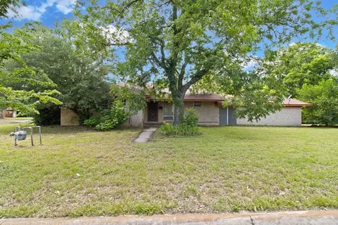 301 N 8th Ave, Teague, TX 75860