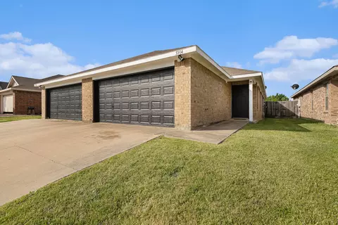 5506 Homestead Rd, Arlington, TX 76017